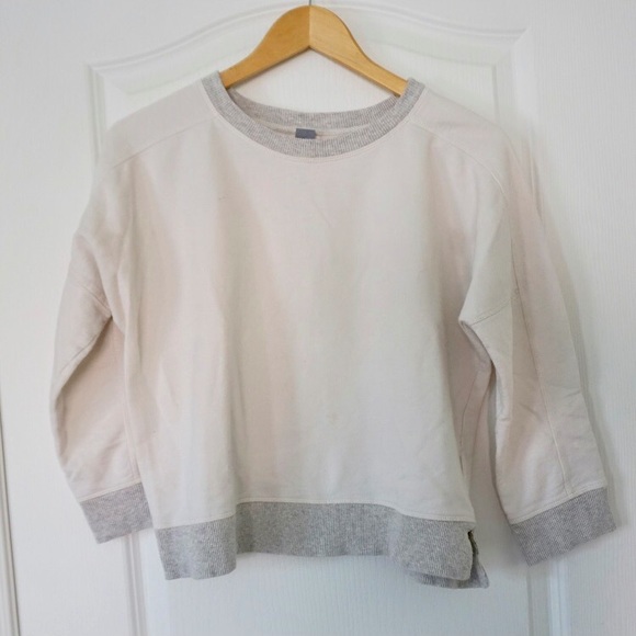 Old Navy Crew Neck Sweater - Picture 2 of 7